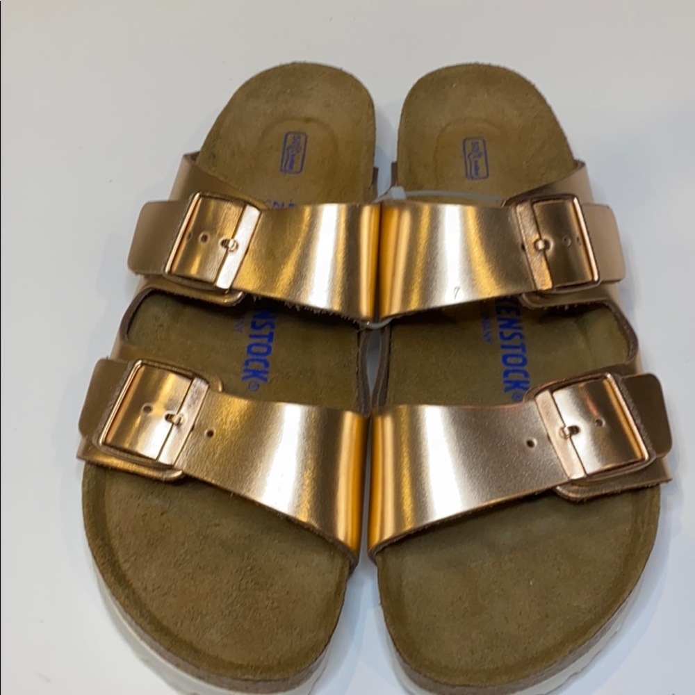 Brand New Birkenstock Arizona in metallic Copper 9